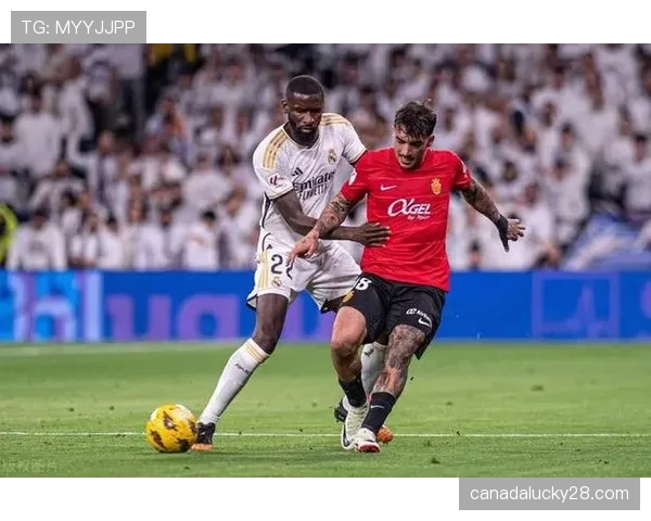 特写：柏林联老将抢断后长传精准制导，导演全场唯一进球